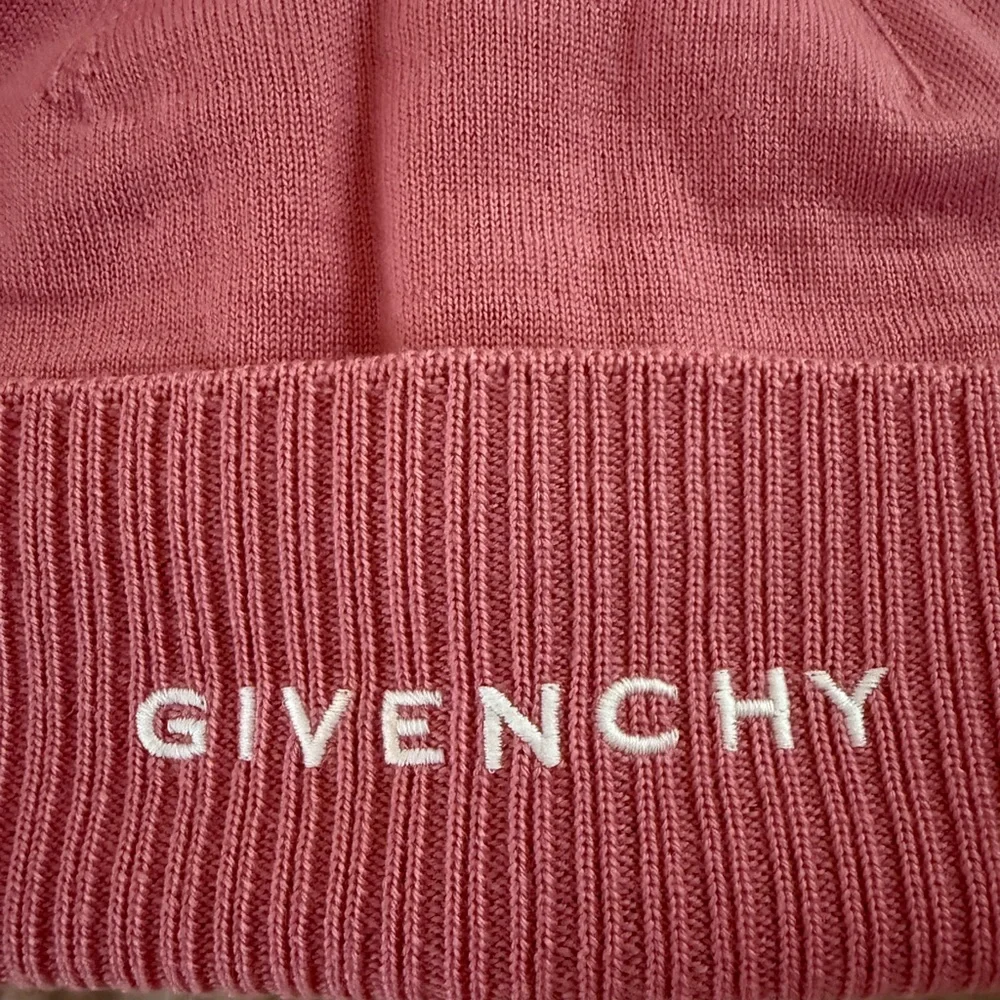Givenchy Logo Ribbed Wool Beanie –  Rose Knit Hat